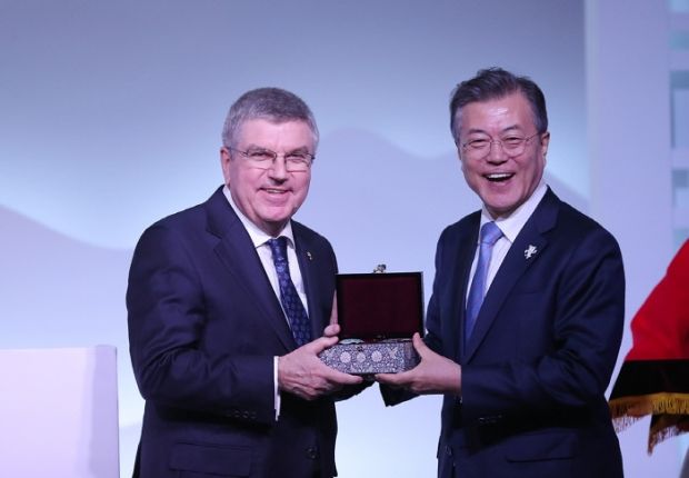 韓国人「IOC会長のトーマス・バッハとは何者なのだろうか」