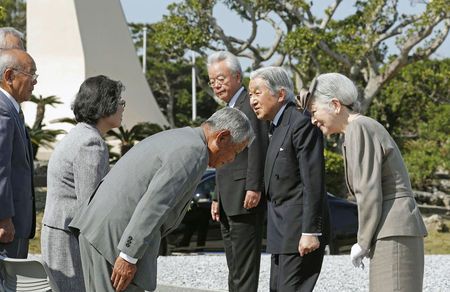 天皇皇后両陛下が最後の沖縄訪問（海外の反応）