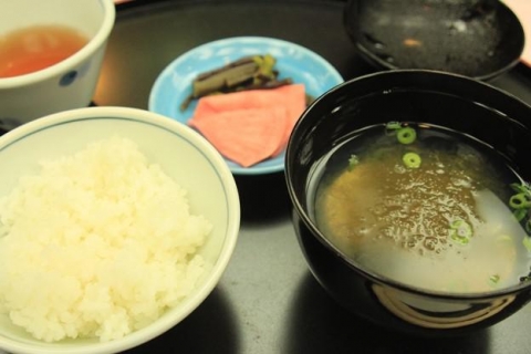 中国人「日本では一汁一菜という質素な料理で良いらしい。ショボい・・・」　中国の反応