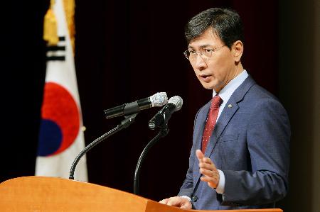 韓国の文政権に衝撃　知事がレイプで辞意表明
