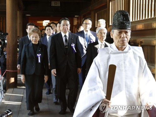 韓国人「日本の議員・官僚など80人、靖国神社集団参拝…日米会談失敗した腹いせに参拝してるんだろうね」