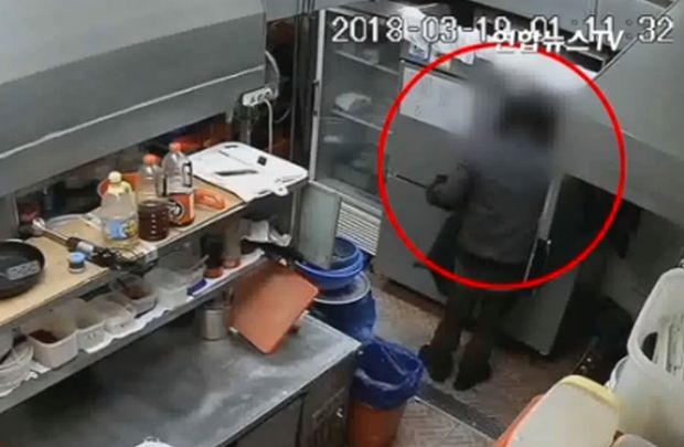 韓国人「監視カメラに見慣れた顔…前科52犯の30代の男を逮捕」