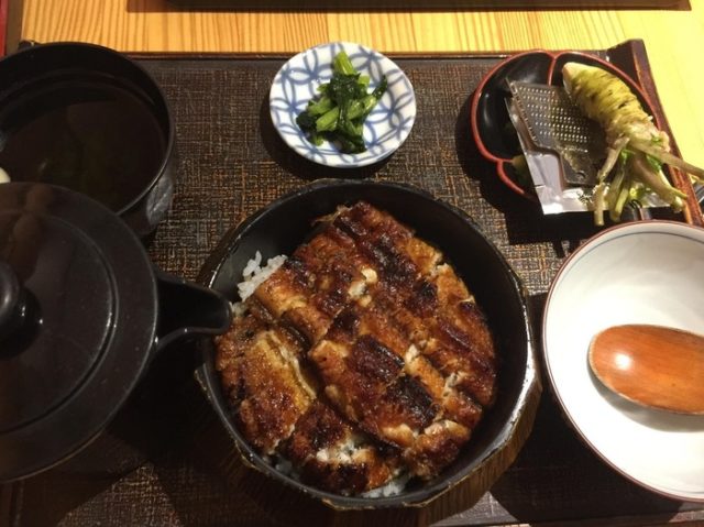 シンガポールの日本料理店で本物のワサビとウナギを食べた（海外の反応）
