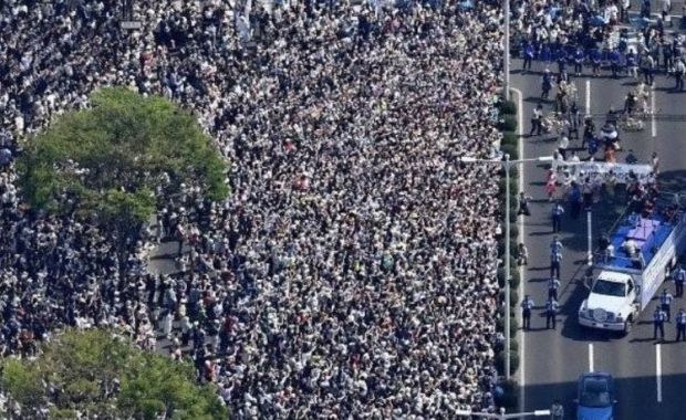 左派韓国人「ついに日本人が立ち上がった！街頭に数十万人の市民が集結」