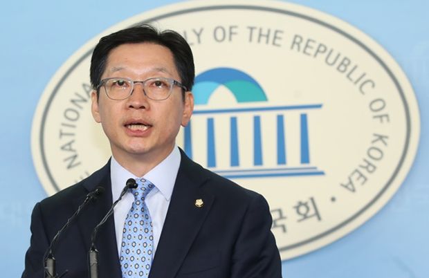 韓国人「韓国社会に激震！与党議員がネット世論操作に関与、書き込み内容を指示していた疑惑浮上」