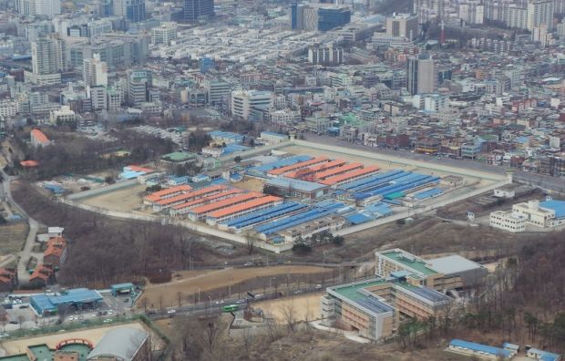韓国人「（速報）朴槿恵元大統領、安養刑務所と4年18億円でFA契約」