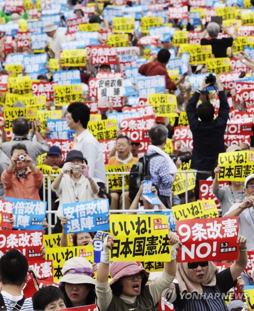 韓国人「東京で安倍退陣デモ6万人集まる」