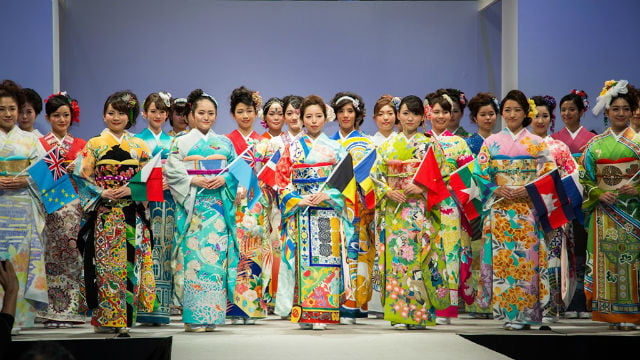 日本の伝統美をＰＲ！世界の国々を着物と帯で表現するプロジェクト（海外の反応）