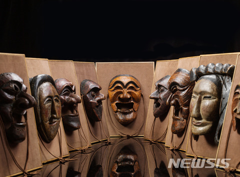『韓国人の微笑』･･･国宝・『河回タル（仮面）』が安東民俗博物館で常設展示に
