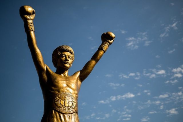 石垣島にある日本の伝説的ボクサーの像（海外の反応）