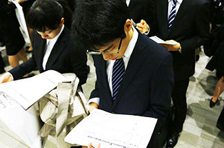 日本の大学就職率98.0%、3年連続で過去最高更新(海外の反応)