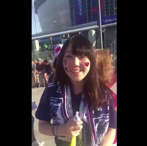 中国人記者「日本は負けろ！小日本は負けろ！」ワールドカップを取材している中国人記者が日本人女性を侮辱している。恥ずかしい・・・　中国の反応