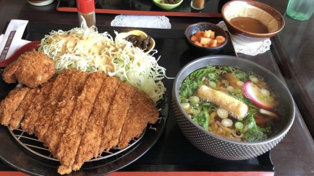 米の韓国・日本料理店でとんかつ,コロッケ,うどんを食べた（海外の反応）