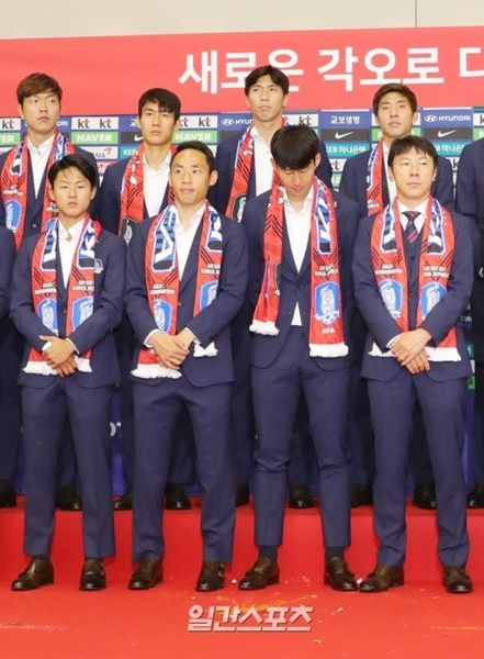 【サッカーW杯】韓国代表が帰国…一部のファンが卵投げる　孫興民（ソン・フンミン）はインタビュー中、終始、うつむき加減
