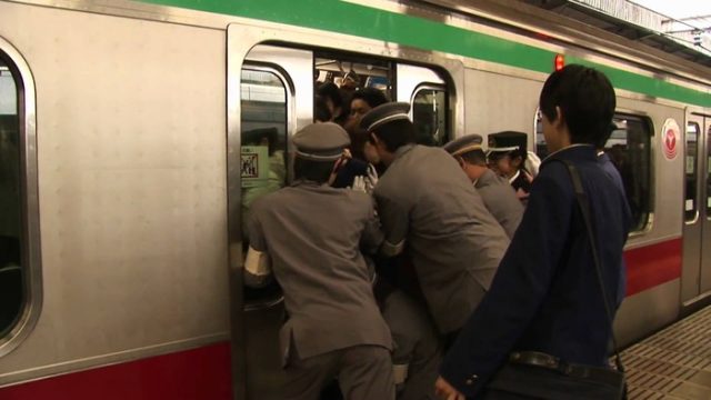 東京の通勤ラッシュ解消のために「時差ビズ」始まる（海外の反応）