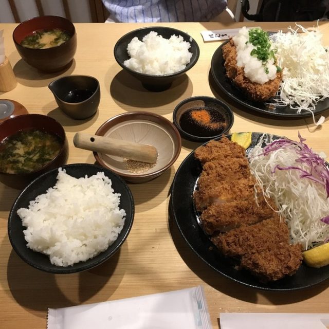 京都でとんかつ定食を食べた！（海外の反応）