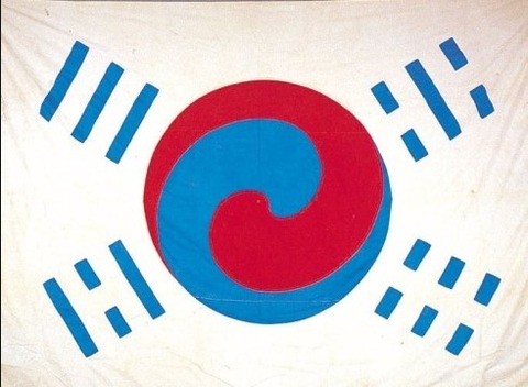 【韓国】「大極旗は神の国？」～大極旗は神の国の象徴
