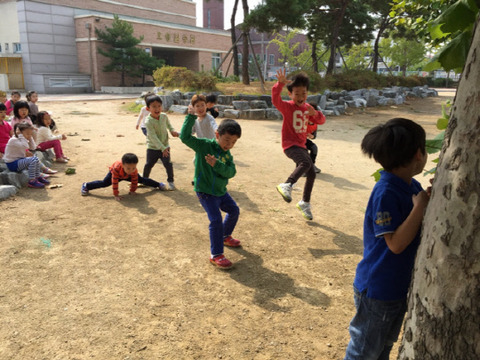 【韓国】 「ムクゲの花が咲きました」という日本の遊び～韓国の遊びを奪われた子どもたちにナムグン・オクが伝えたかったもの
