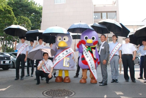 韓国人「日本『男も日傘を使う運動』拡散」