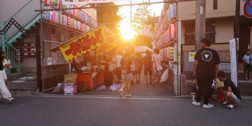 韓国人「日本の町の祭りがコチラ。やはり和服よりも感服がキレイですｗ」
