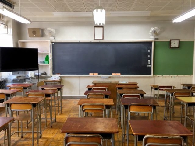 大阪市長が学力テストの結果で教員の評価、手当増減することを検討（海外の反応）