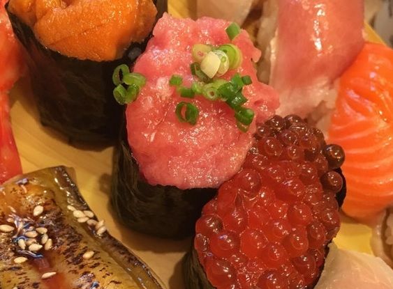 「聖地」築地市場で寿司を食べてきた（海外の反応）