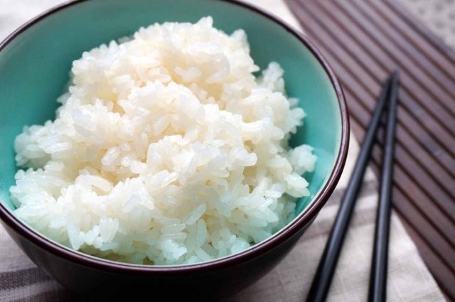 日本のネットユーザーが議論「ご飯におかずをワンバウンドするのはありか？」(海外の反応)
