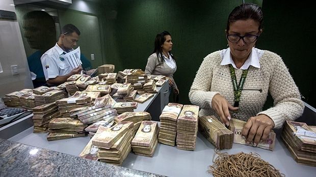 韓国人「現在、ベネズエラの紙幣で買うことができるものを見てみよう」