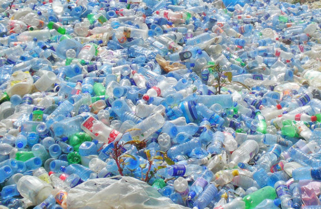 中国禁輸で日本の自治体のプラスチックごみ保管量増加（海外の反応）