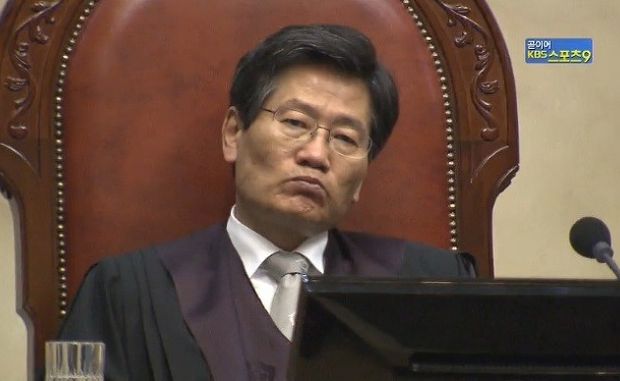 韓国人「日本の強制徴用裁判で、最初に賠償判決を下した最高裁判事について調べてみよう」