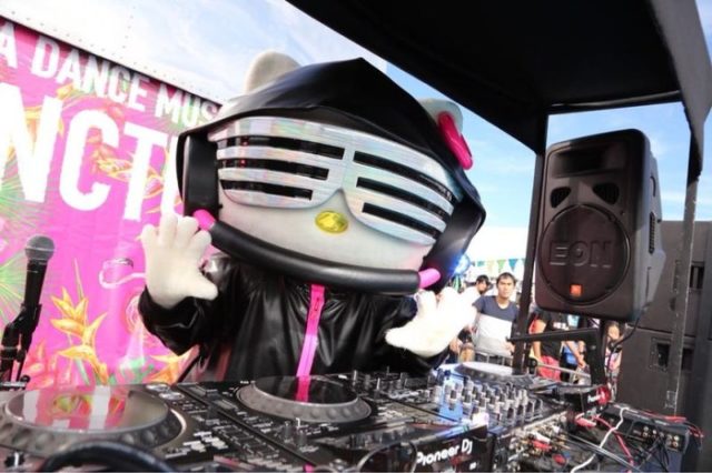 DJキティが日本の音楽イベントを盛り上げる（海外の反応）