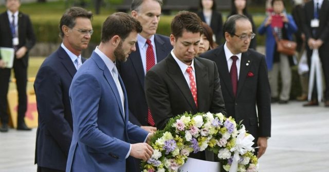 MLB選抜が広島の原爆慰霊碑に献花（海外の反応）