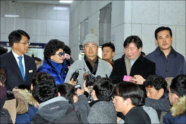韓国人「1年前、日本で大騒ぎになった韓国の裁判所の狂った判決」