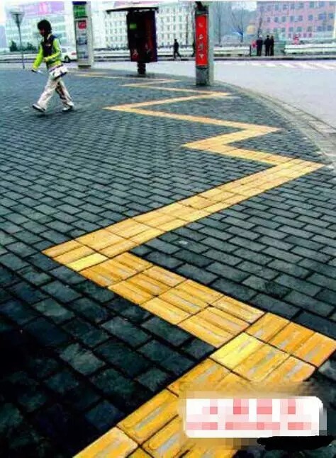 中国人「中国の盲人用点字ブロックは先進国とは使い方が違うらしいけど本当か？」　中国の反応