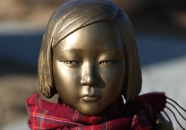 寒波押し寄せた韓国、慰安婦少女像をいたわる市民の行動に注目集まる
