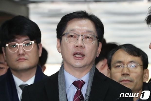韓国人「文在寅のレームダックが始まるぞ！最側近が世論操作で実刑判決」