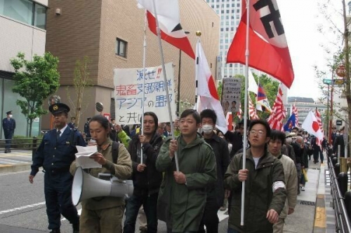 韓国人「日本の嫌韓デモ隊が行った伝説級の無駄な行為」