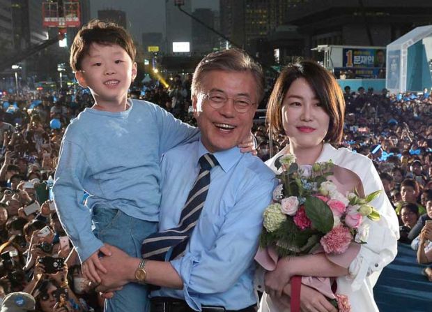 韓国人「日本メディア、文在寅の娘が海外に逃亡したと堂々と記事のタイトルにするｗｗｗｗｗｗｗｗ」