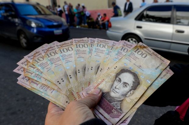 韓国人「ベネズエラの貨幣価値の近況が一目で分かる写真がこれ」