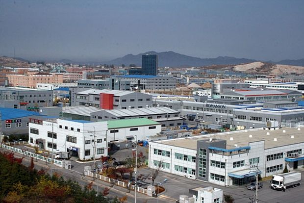 韓国人「文在寅、北朝鮮に非核化の恩恵を示すために開城工業団地再開推進」