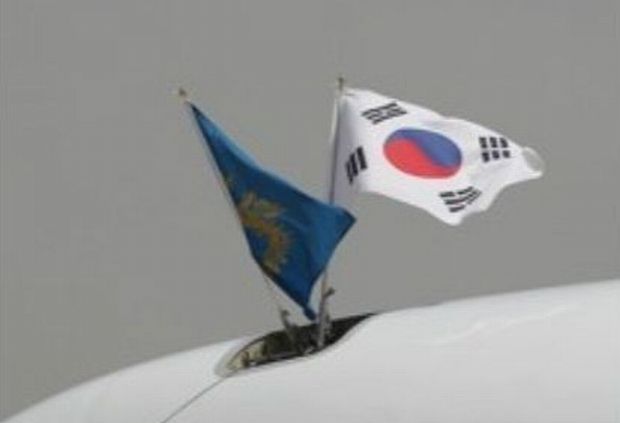 今度は逆さま太極旗の失態…色あせにしわくちゃ、相次ぐ太極旗議論＝韓国の反応