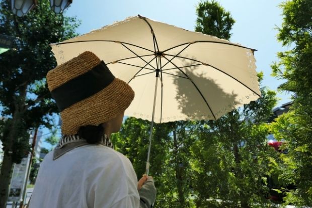 日本政府、男性も日傘を使用することを促すキャンペーンを実施する…「韓国では想像もできない」＝韓国の反応