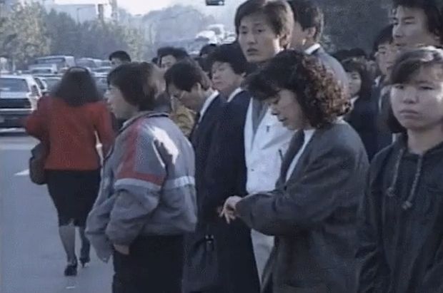 韓国人「弱肉強食だった1980年代の韓国の出勤風景」