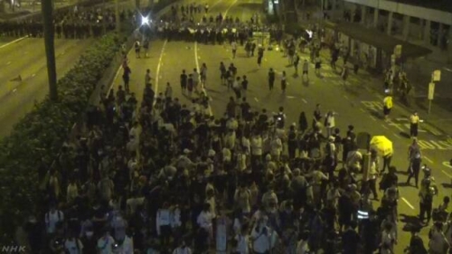 韓国人「香港のデモを見つめる日本の放送局の視線」「生まれつきの奴隷」