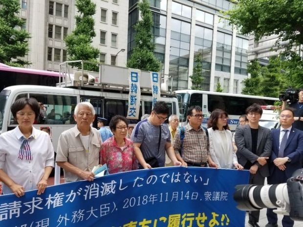 日本に直接出向き謝罪要求を叫んだ強制徴用被害者のおばあさんに日本の右翼「たかりは止めろ」＝韓国の反応