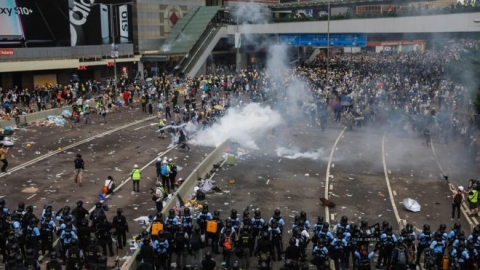 中国人「なぜ香港暴動を損失の話にすり替えるんだ？」