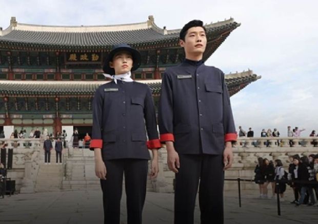 景福宮になぜ「人民服」が…宮殿職員の新しい勤務服をめぐり議論＝韓国の反応