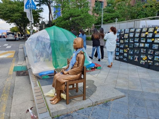 少女像の隣に設置されているテント、慰安婦支援団体とは関係ない…グッズを販売して金儲け＝韓国の反応