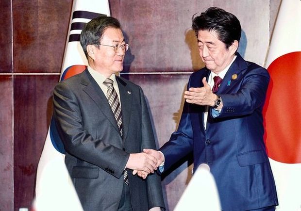 安倍「日本企業の資産現金化してはいけない」文大統領の面前で釘を刺す＝韓国の反応