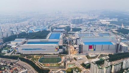 韓国人「サムスン、新年早々終わる…華城工場1分停電で被害規模は300億～400億、復旧には2～3日」